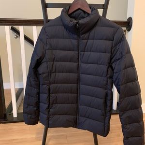 Uniqlo ultra light packable down jacket SZ M. Black